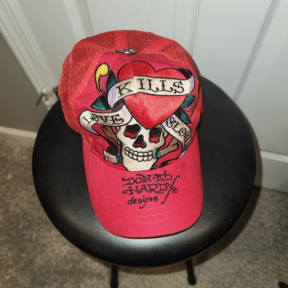 Ed Hardy Vibrant Red Love Kills Slowly Trucker Hat - Picture 2 of 8